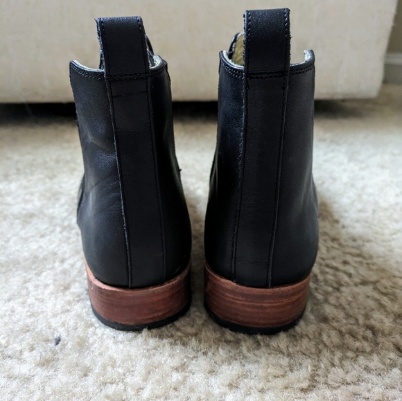 Nisolo Black Chelsea Boots - Picture 3 of 6